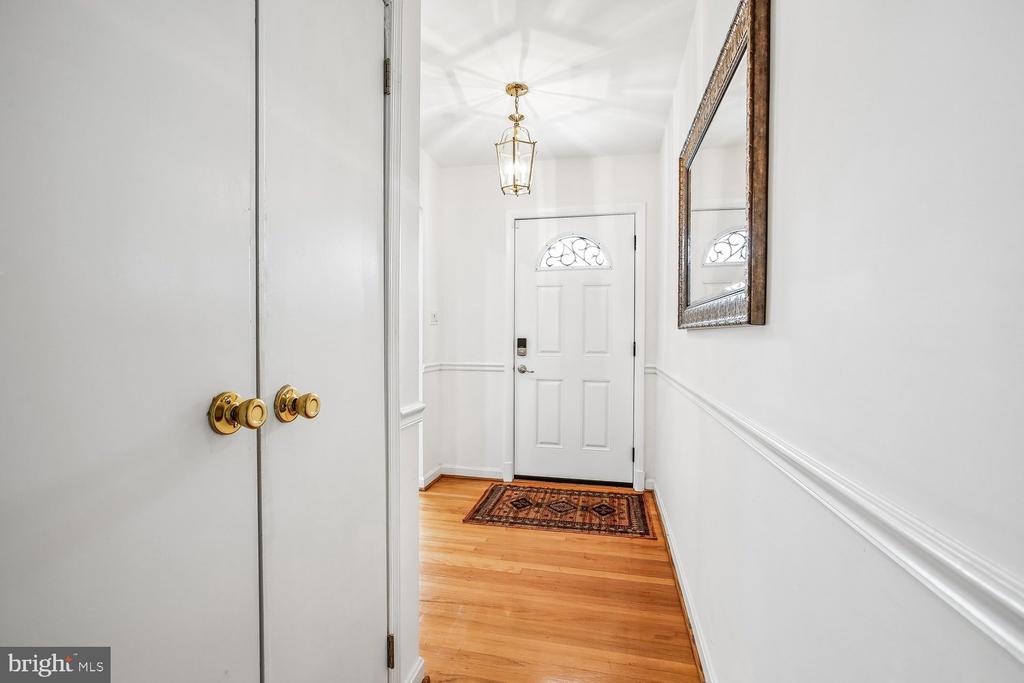 3210 PATRICK HENRY DRIVE