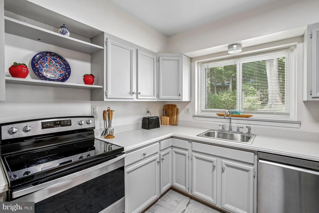 3210 PATRICK HENRY DRIVE
