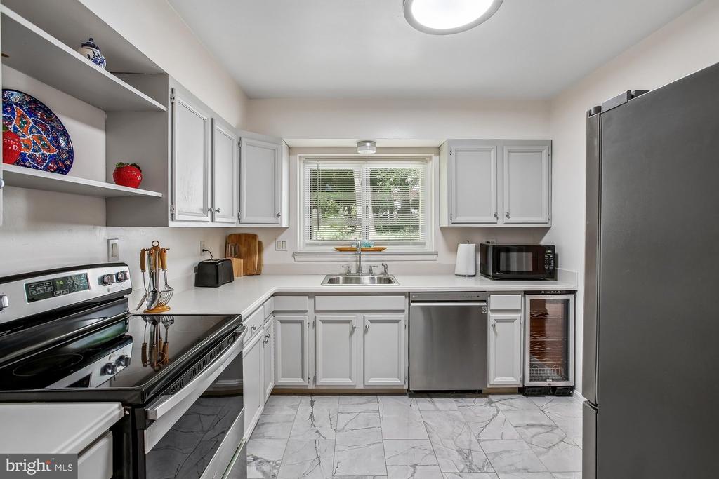 3210 PATRICK HENRY DRIVE