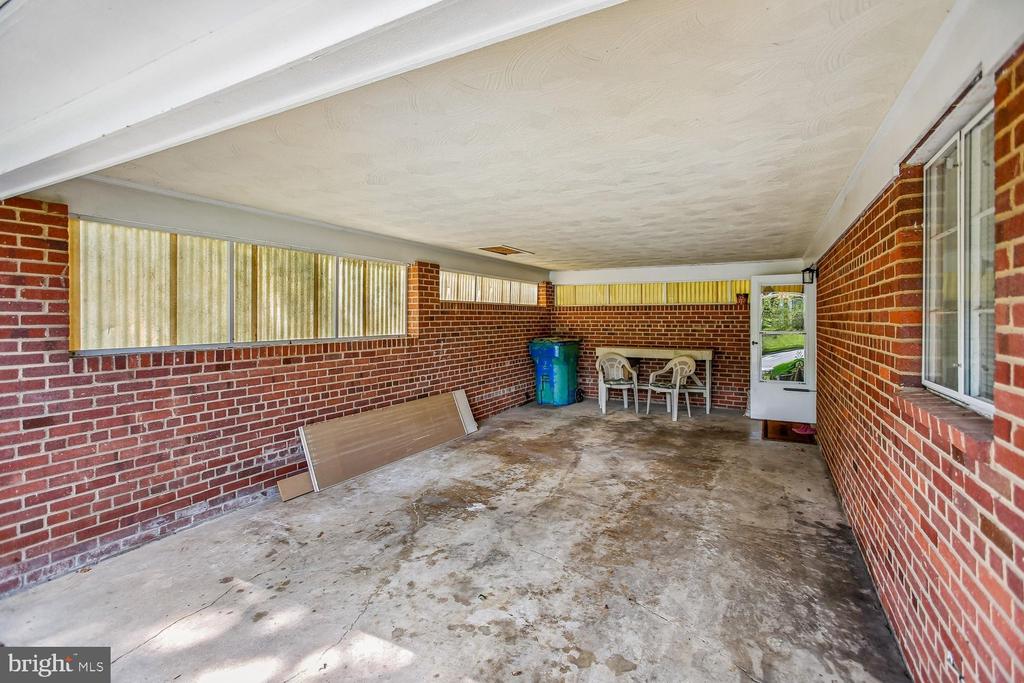 3210 PATRICK HENRY DRIVE