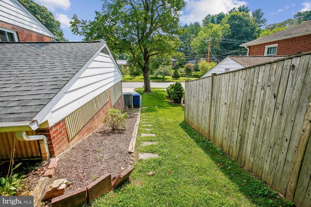 3210 PATRICK HENRY DRIVE
