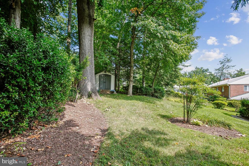 3210 PATRICK HENRY DRIVE