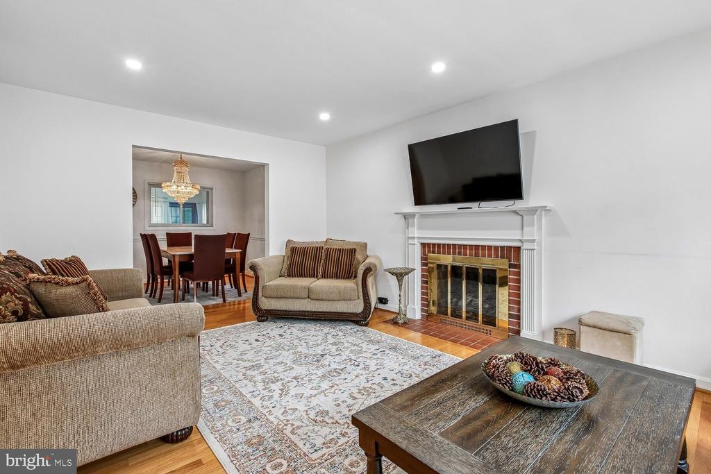 3210 PATRICK HENRY DRIVE