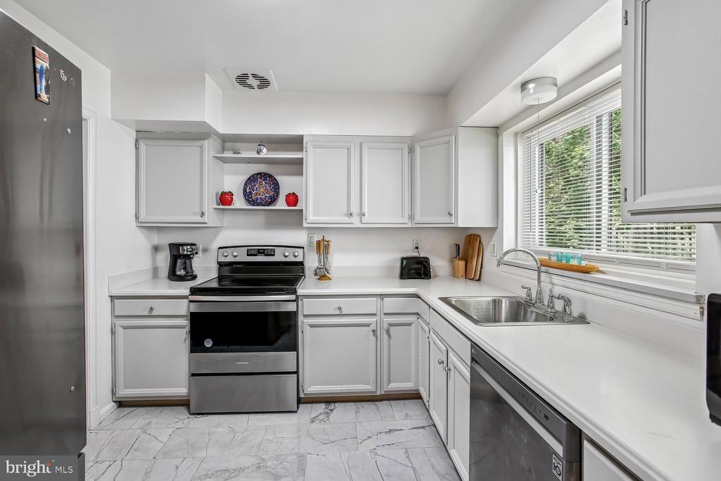 3210 PATRICK HENRY DRIVE