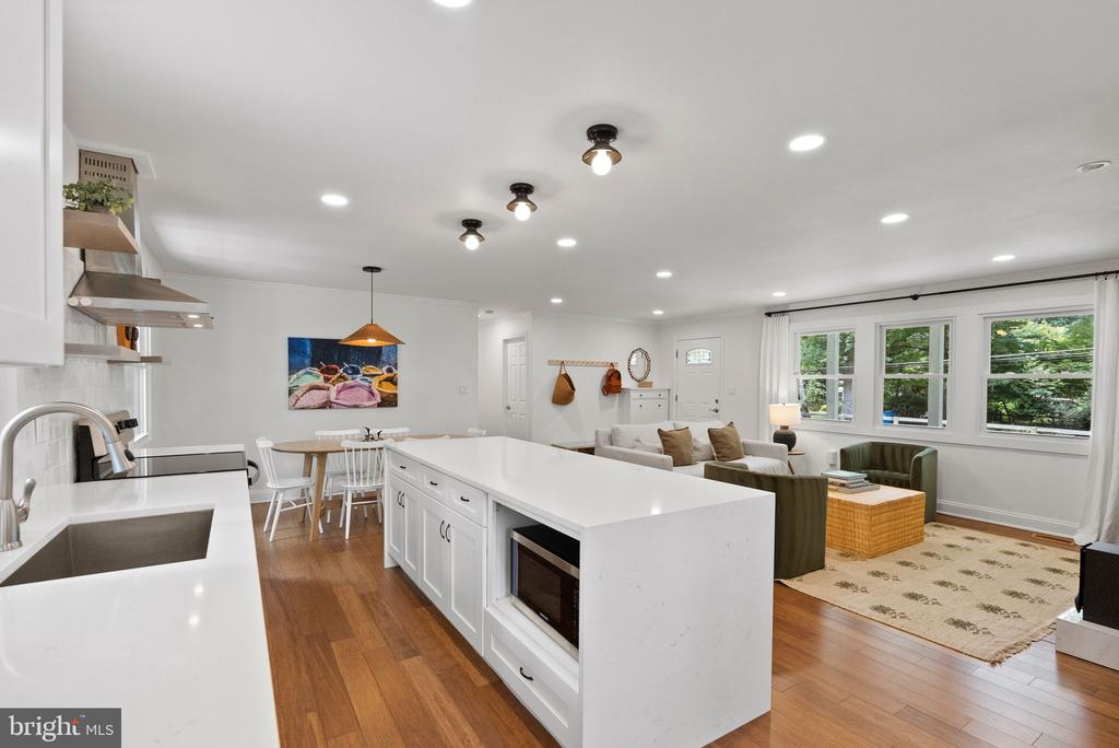 9221 WEANT DRIVE