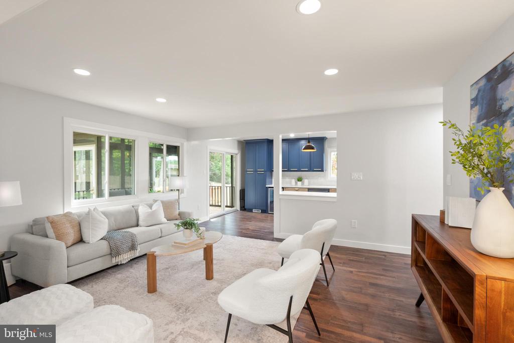 5359 BLACK OAK DRIVE
