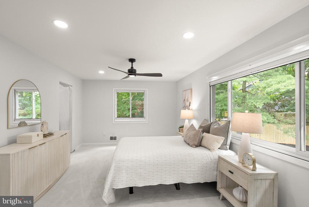 5359 BLACK OAK DRIVE