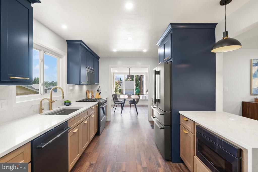 5359 BLACK OAK DRIVE