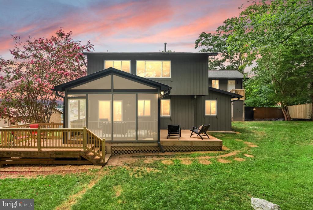 5359 BLACK OAK DRIVE