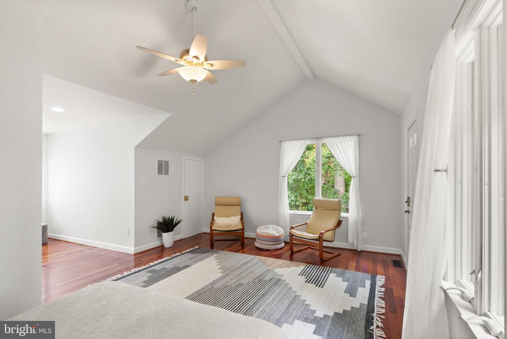 5359 BLACK OAK DRIVE