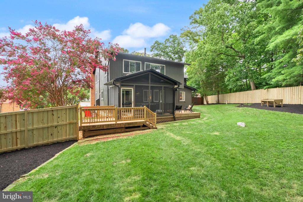 5359 BLACK OAK DRIVE