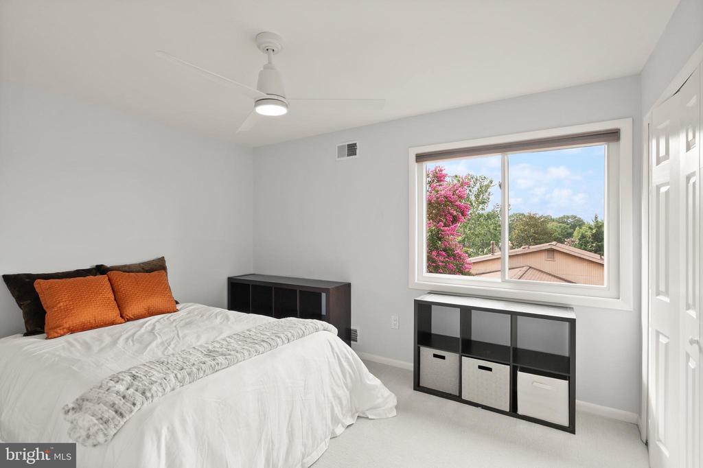5359 BLACK OAK DRIVE