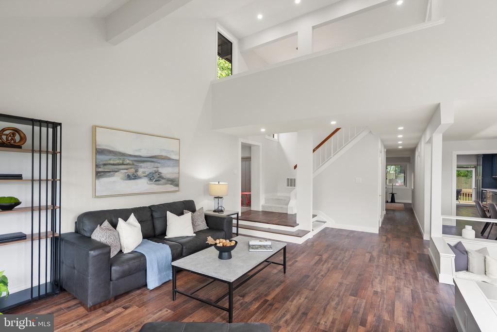 5359 BLACK OAK DRIVE