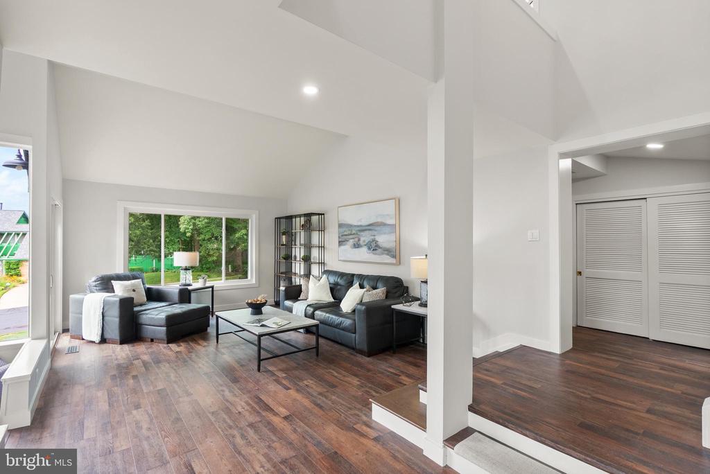 5359 BLACK OAK DRIVE
