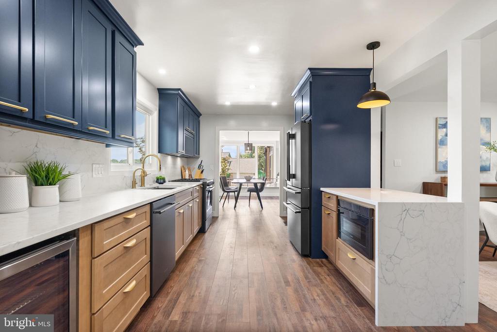 5359 BLACK OAK DRIVE