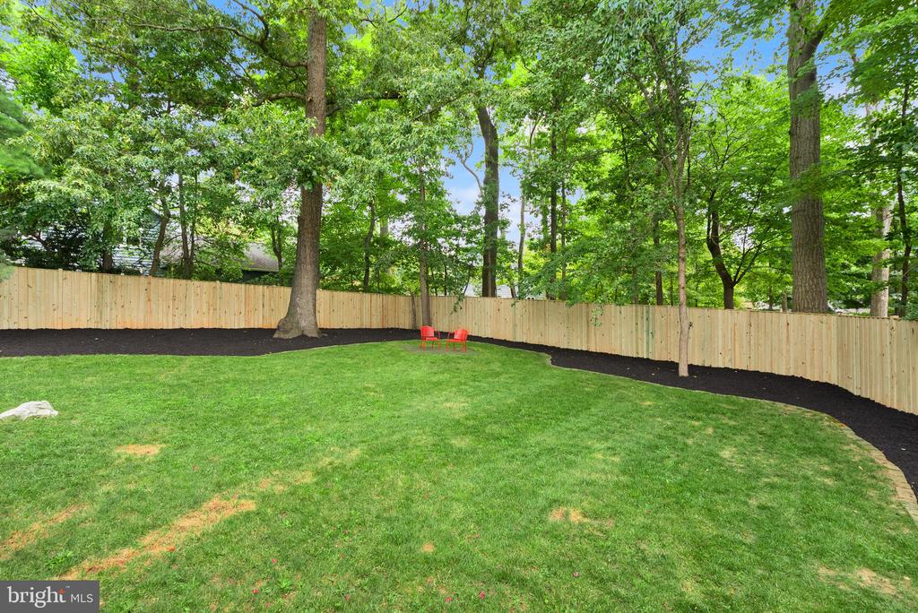 5359 BLACK OAK DRIVE