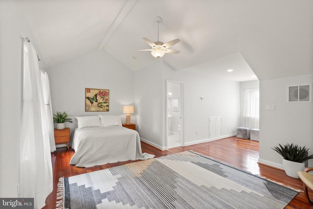 5359 BLACK OAK DRIVE