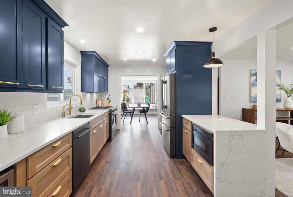 5359 BLACK OAK DRIVE