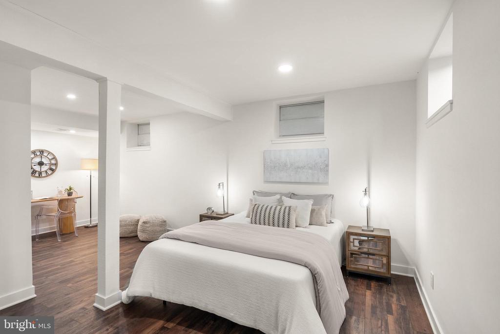 5359 BLACK OAK DRIVE