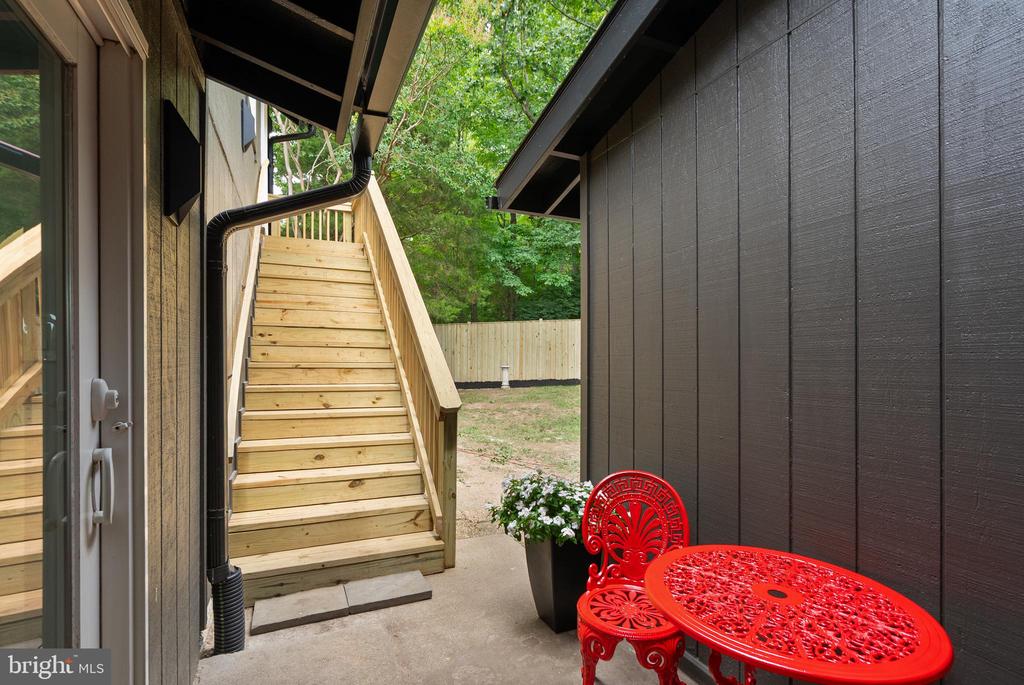 5359 BLACK OAK DRIVE