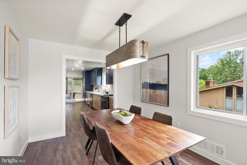 5359 BLACK OAK DRIVE