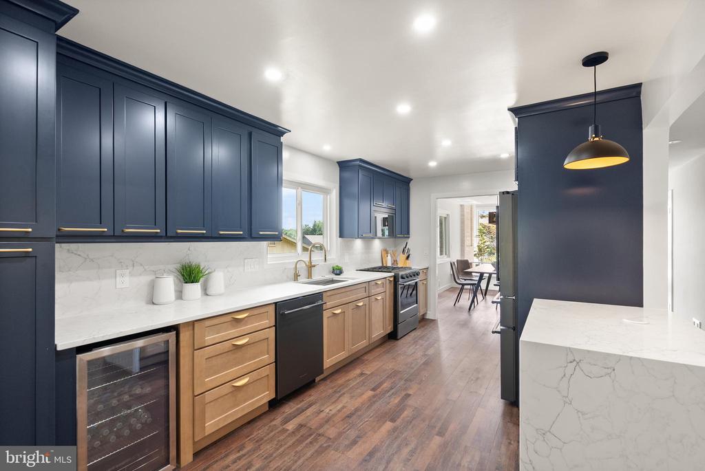 5359 BLACK OAK DRIVE