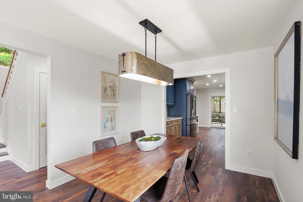 5359 BLACK OAK DRIVE
