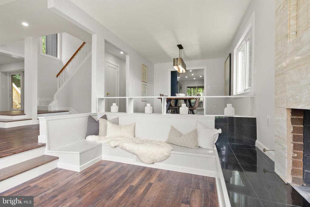 5359 BLACK OAK DRIVE