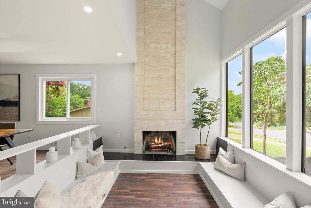 5359 BLACK OAK DRIVE