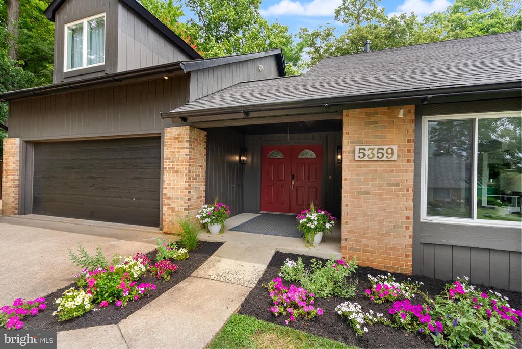 5359 BLACK OAK DRIVE