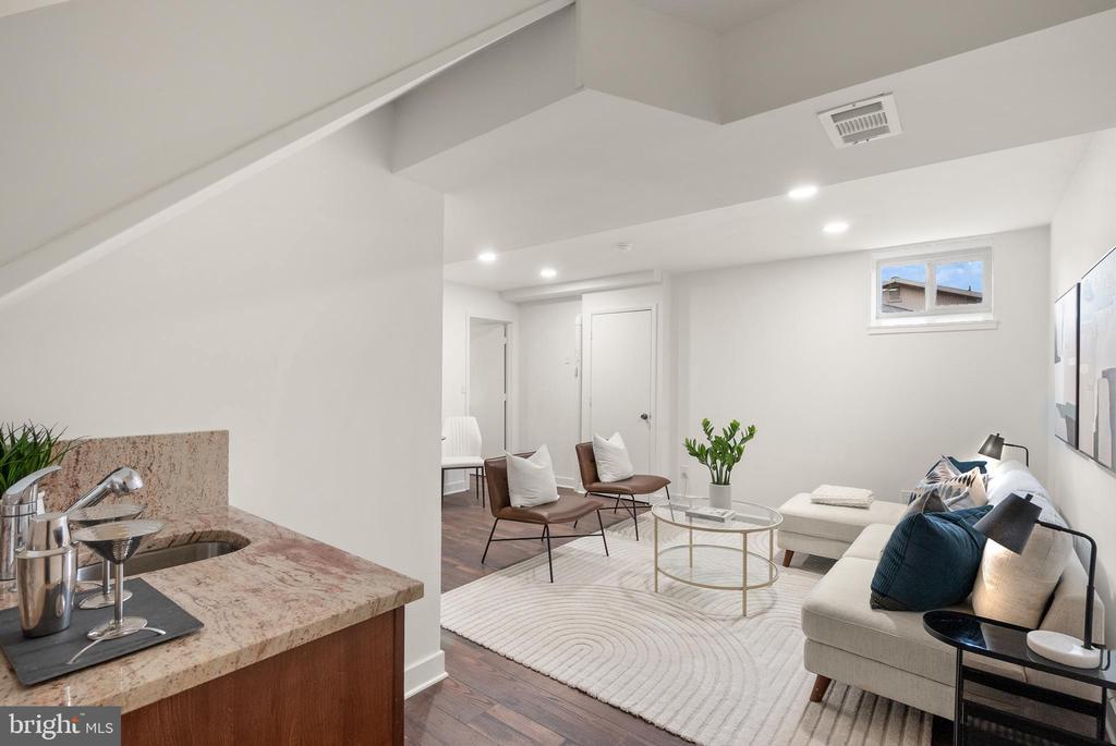 5359 BLACK OAK DRIVE