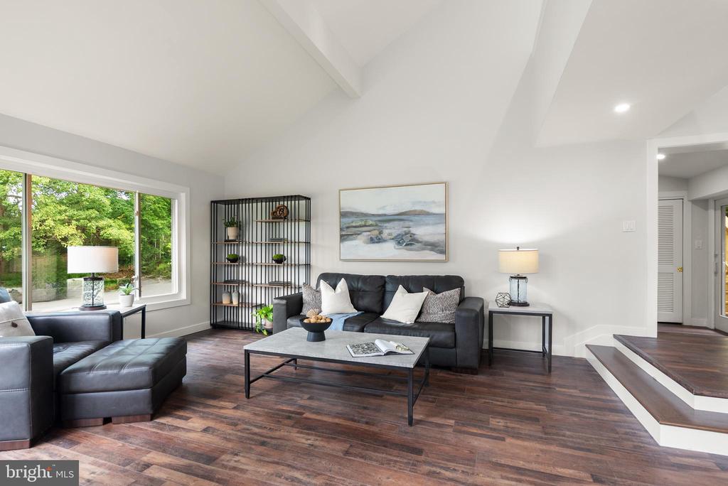 5359 BLACK OAK DRIVE