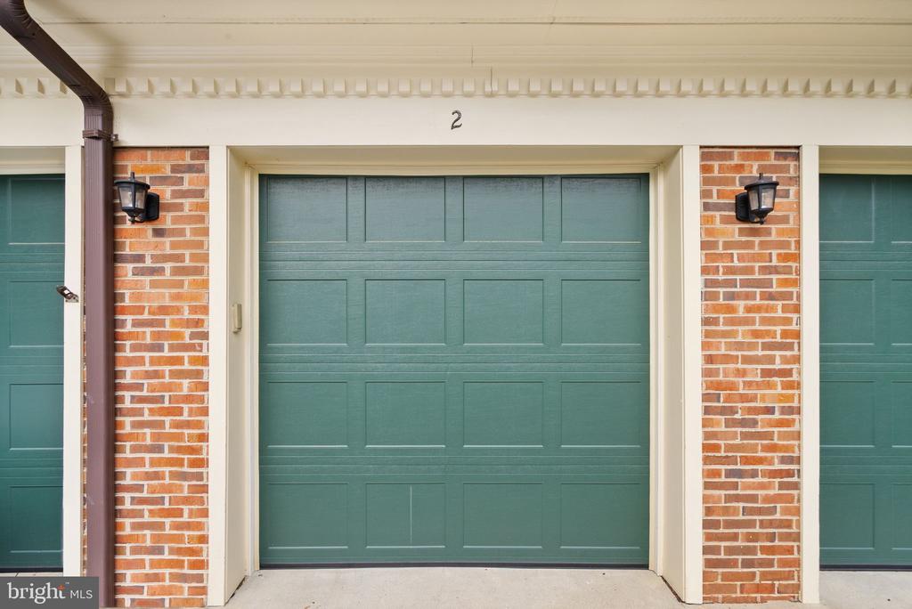 7256 GLEN HOLLOW COURT Unit: 2