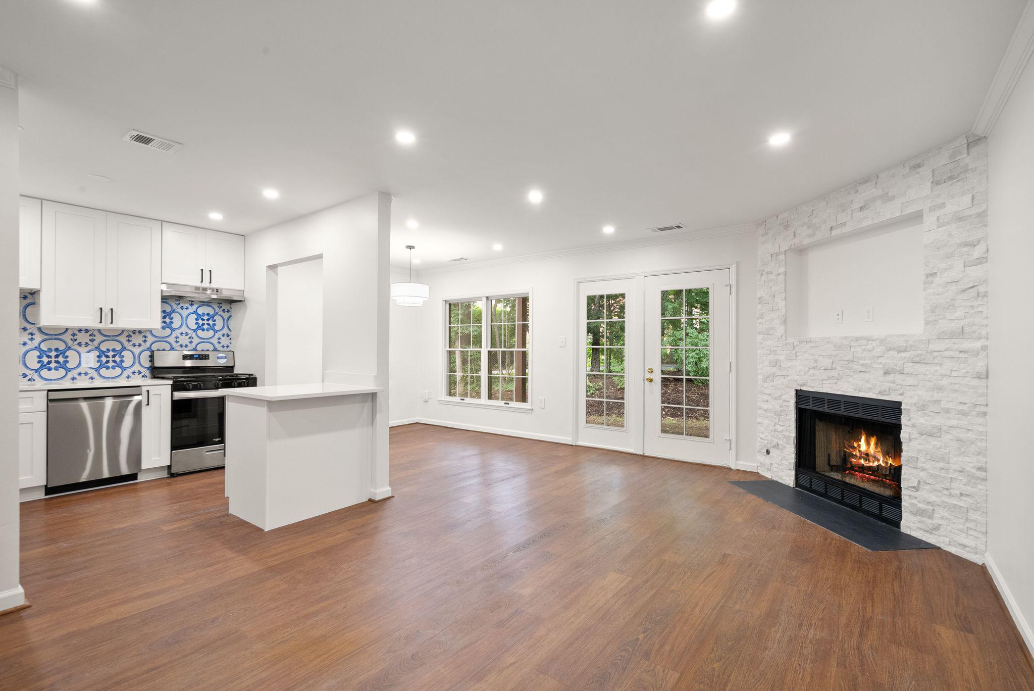 7256 GLEN HOLLOW COURT Unit: 2