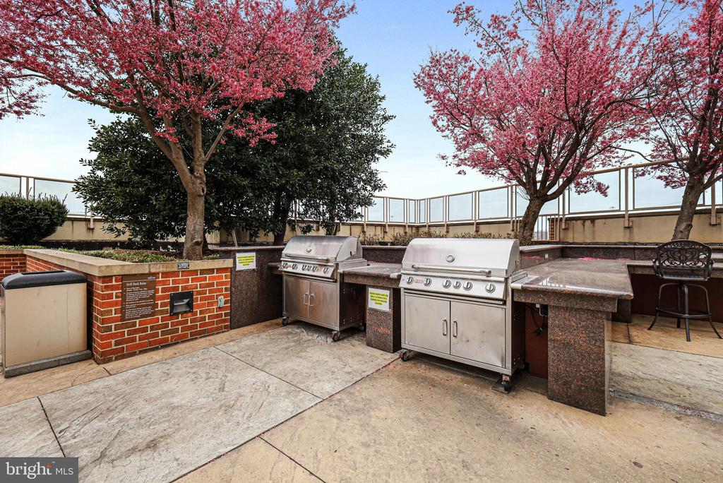 2451 MIDTOWN AVENUE Unit: 1502