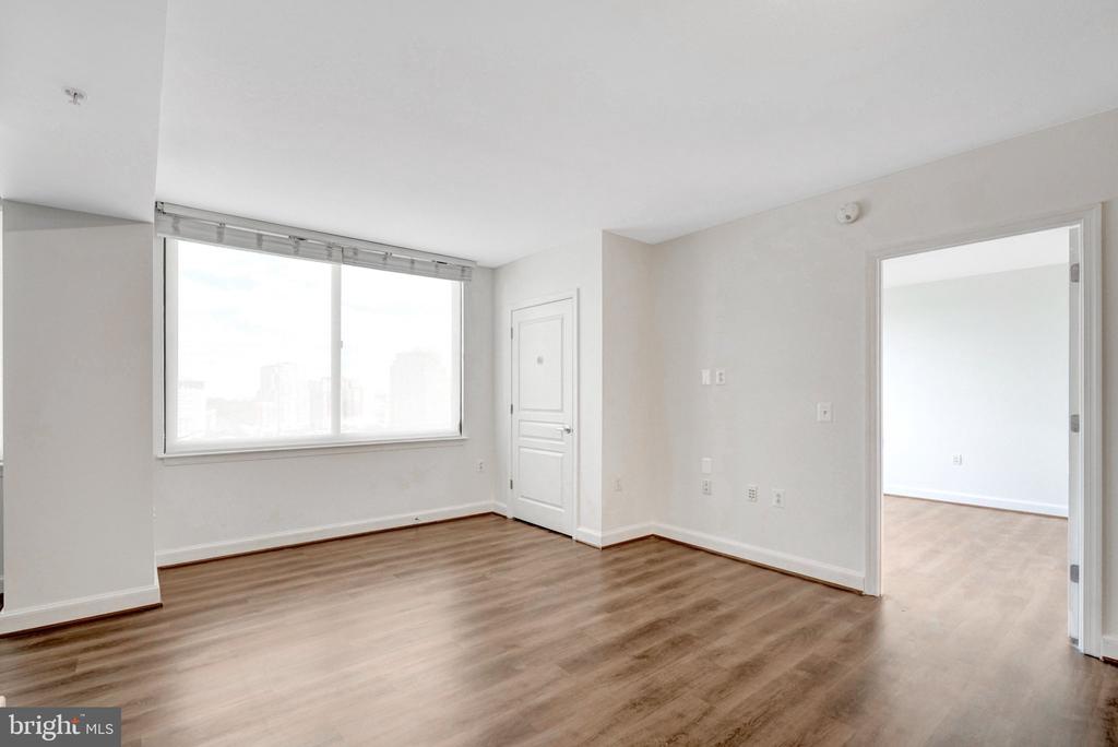 2451 MIDTOWN AVENUE Unit: 1502