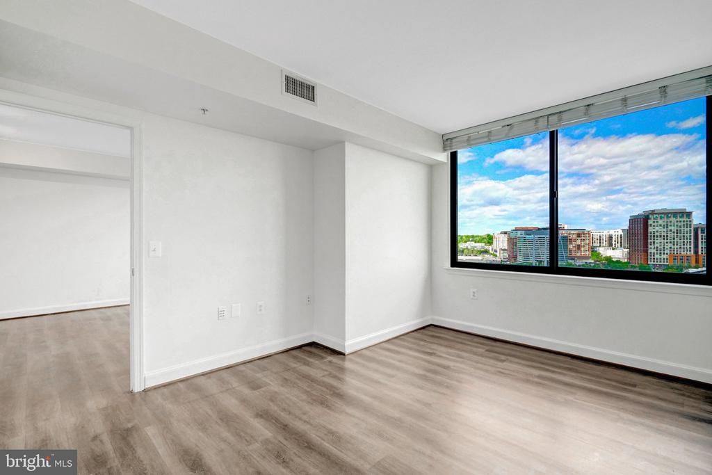 2451 MIDTOWN AVENUE Unit: 1502