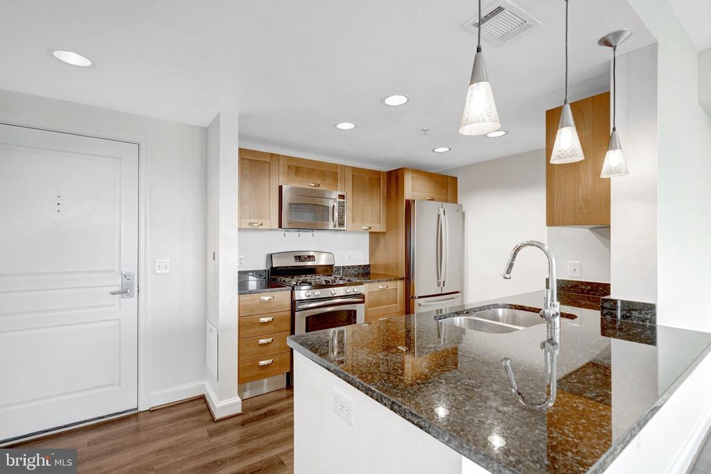 2451 MIDTOWN AVENUE Unit: 1502