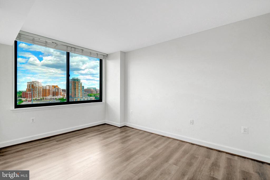 2451 MIDTOWN AVENUE Unit: 1502