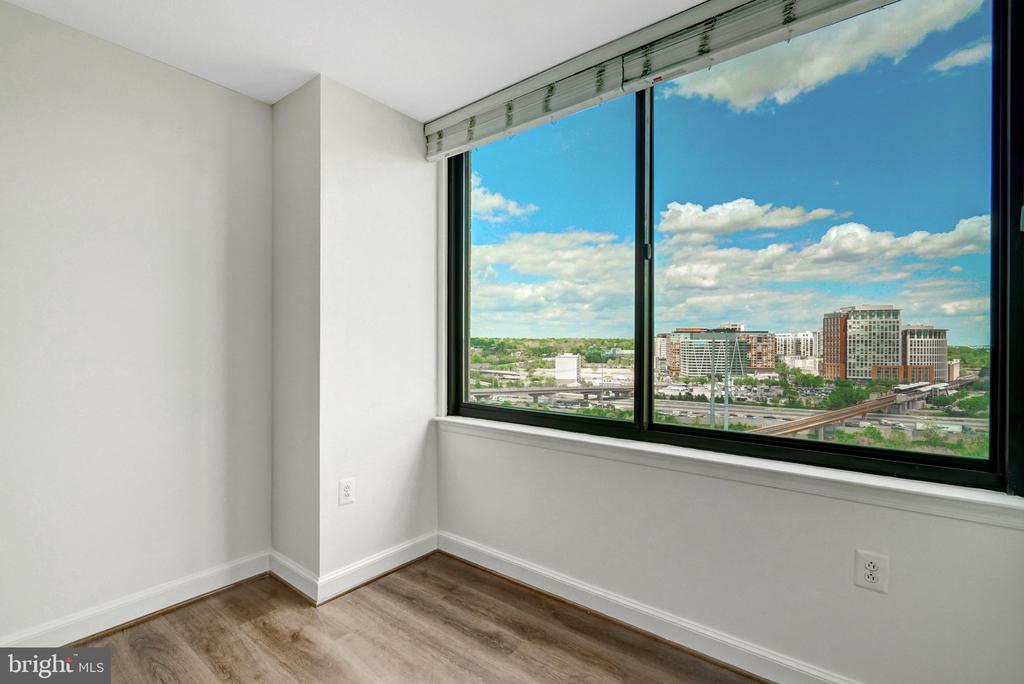 2451 MIDTOWN AVENUE Unit: 1502