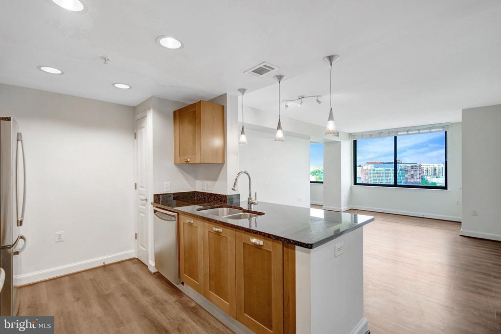 2451 MIDTOWN AVENUE Unit: 1502