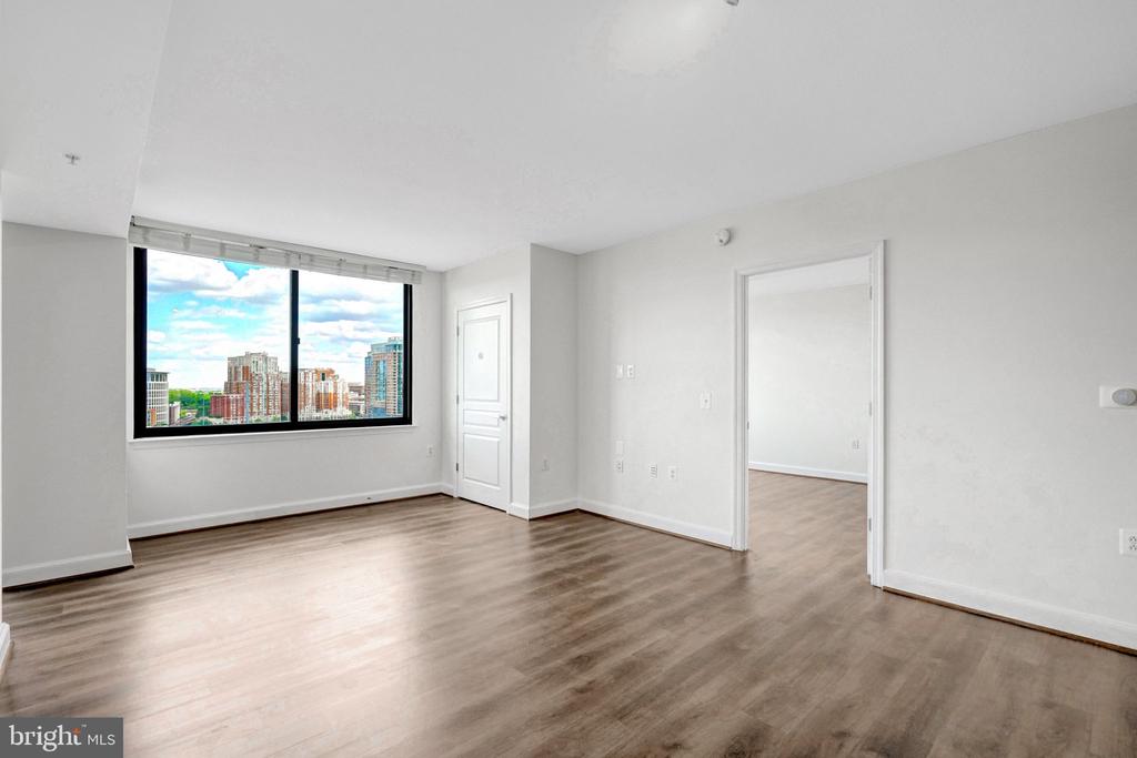 2451 MIDTOWN AVENUE Unit: 1502