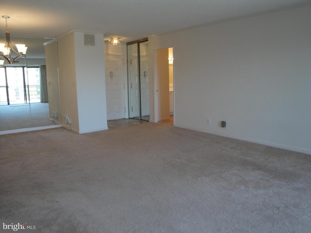 8370 GREENSBORO DRIVE Unit: 1019