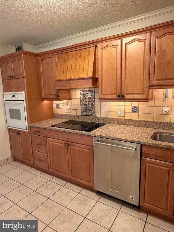 8370 GREENSBORO DRIVE Unit: 1019
