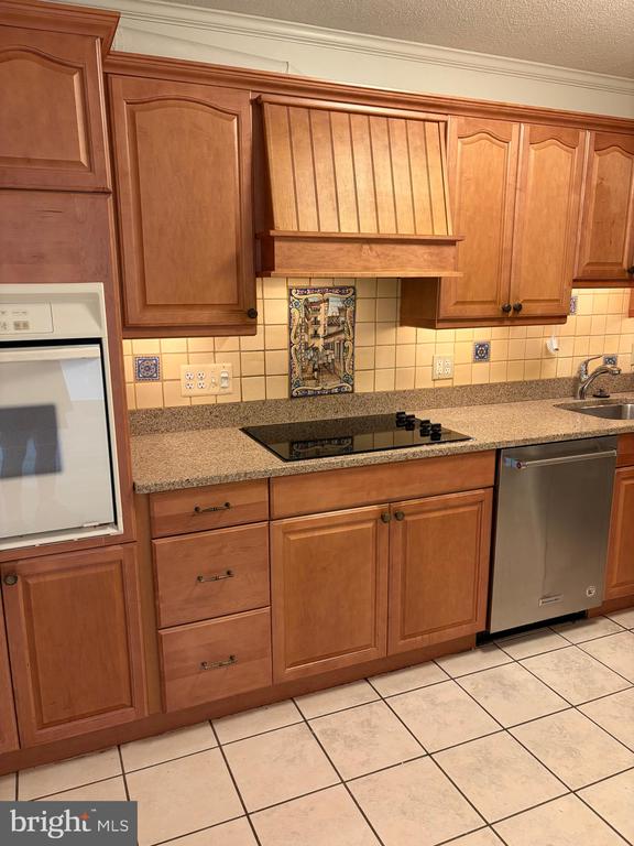 8370 GREENSBORO DRIVE Unit: 1019