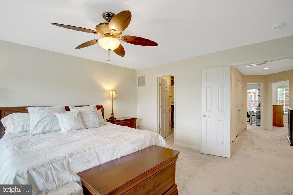3348 WILTON CREST COURT