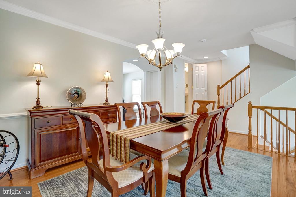 3348 WILTON CREST COURT