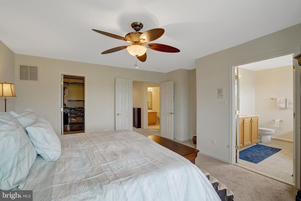3348 WILTON CREST COURT