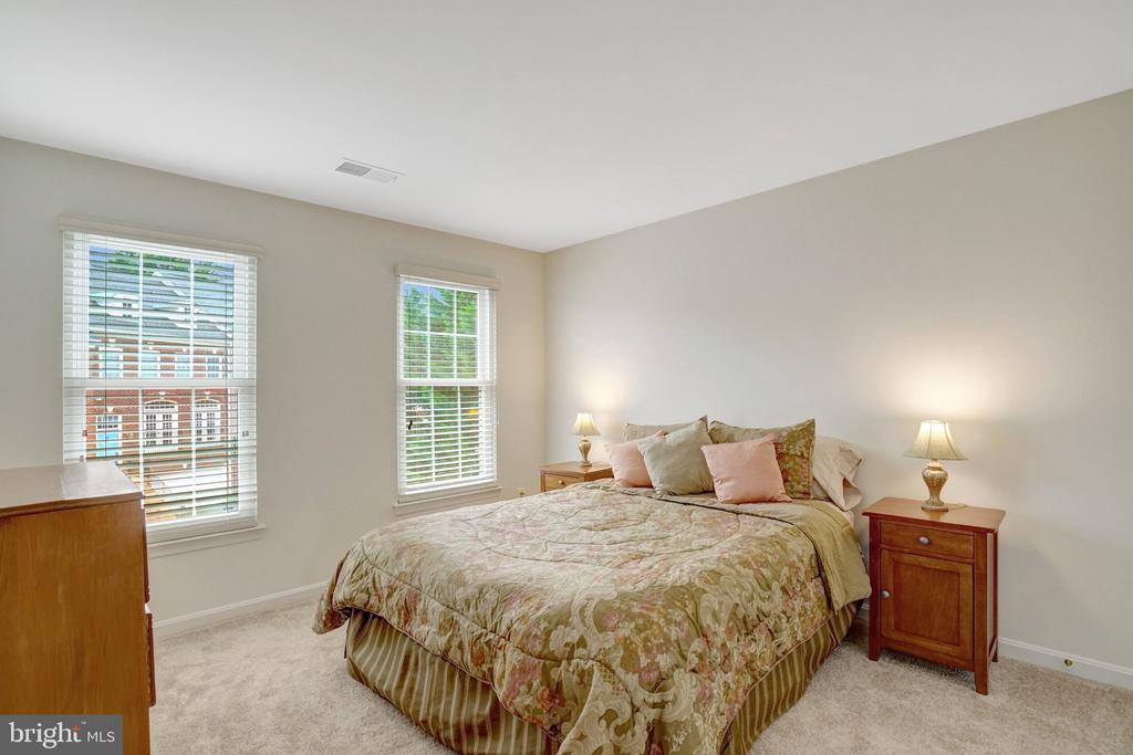 3348 WILTON CREST COURT