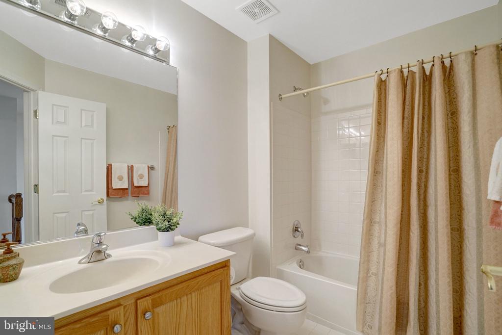 3348 WILTON CREST COURT
